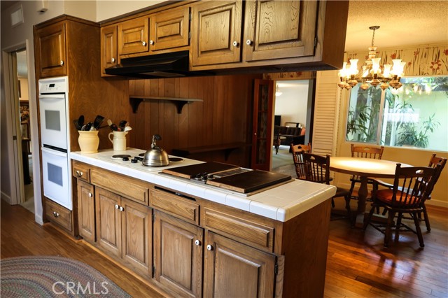 Detail Gallery Image 11 of 20 For 10035 Gierson Ave, Chatsworth,  CA 91311 - 4 Beds | 3 Baths