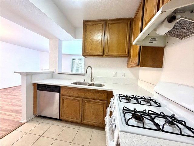 Detail Gallery Image 7 of 10 For 13512 Moorpark St #103,  Sherman Oaks,  CA 91423 - 1 Beds | 1 Baths