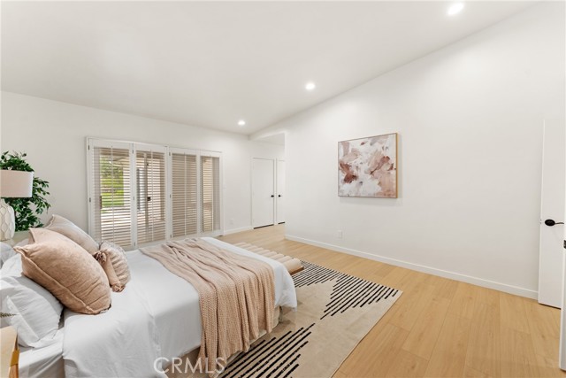 20217 Wells Drive, Woodland Hills CA: https://media.crmls.org/medias/7535a35a-fdd3-499d-a050-4335722e5b59.jpg