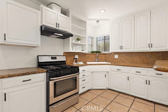 Detail Gallery Image 12 of 34 For 2820 S La Brea Ave, Los Angeles,  CA 90016 - 3 Beds | 2 Baths