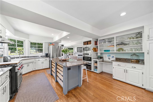 1733 Bayou Way, Seal Beach CA: https://media.crmls.org/medias/75361c3f-2541-43b7-9cd8-8cd7c7c19716.jpg