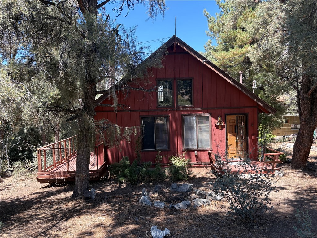 2221 Maplewood Way