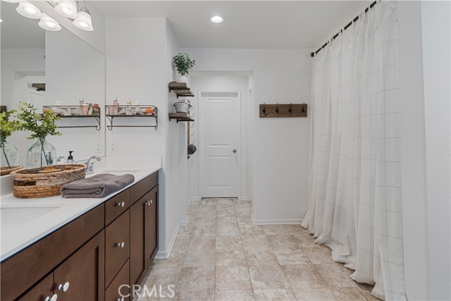 Detail Gallery Image 11 of 45 For 24008 Savory Way, Lake Elsinore,  CA 92532 - 3 Beds | 2/1 Baths