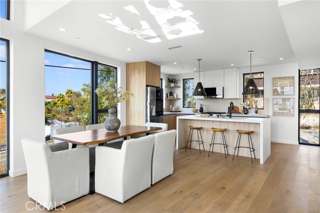 Detail Gallery Image 4 of 19 For 955 Everett St, Los Angeles,  CA 90026 - 2 Beds | 2/1 Baths