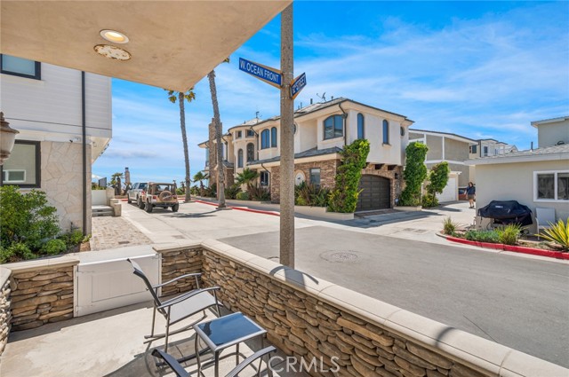 6111 Seashore Drive, Newport Beach CA: https://media.crmls.org/medias/75375c1a-df85-4fed-b101-9fe914602d22.jpg