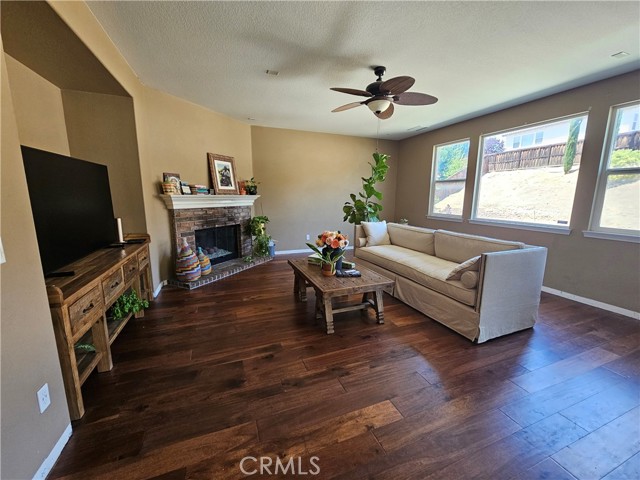 28475 Nautical Point Circle, Menifee CA: https://media.crmls.org/medias/75380fbb-ba6c-4d8e-862c-dfc623f4d6e6.jpg