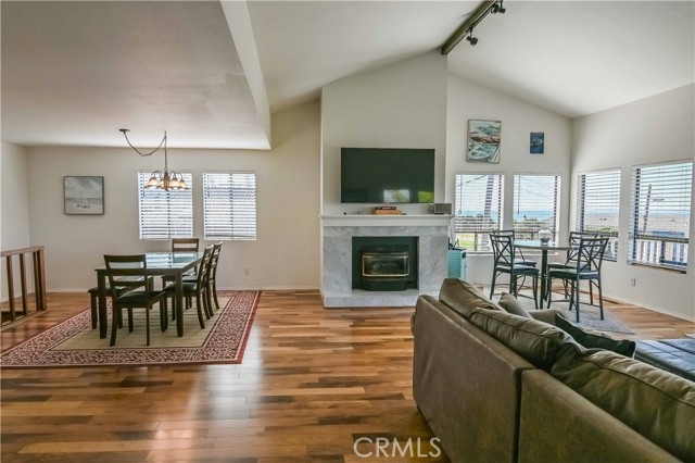 Detail Gallery Image 2 of 43 For 3287 Ocean Blvd, Cayucos,  CA 93430 - 2 Beds | 2 Baths