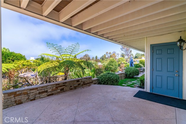 1232 Via Coronel, Palos Verdes Estates CA: https://media.crmls.org/medias/75399c86-b0f9-45bc-89d5-187f593ab537.jpg