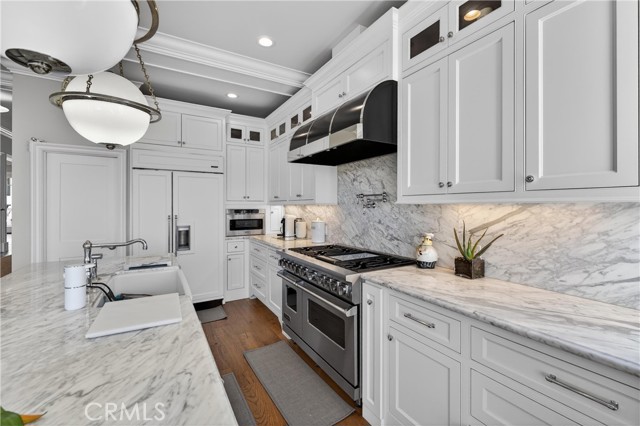 Detail Gallery Image 26 of 74 For 405 Blumont St, Laguna Beach,  CA 92651 - 5 Beds | 6/1 Baths