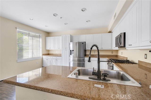 3270 Watermarke Place, Irvine CA: https://media.crmls.org/medias/7539ccc6-c931-4559-8bf0-b9a3f90da1cc.jpg