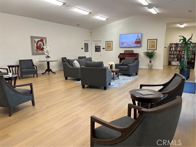 Detail Gallery Image 4 of 27 For 19163 Palo Verde Dr, Apple Valley,  CA 92308 - 2 Beds | 2 Baths
