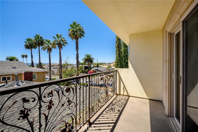 Detail Gallery Image 19 of 29 For 750 E Orange Grove Ave, Burbank,  CA 91501 - 3 Beds | 3 Baths