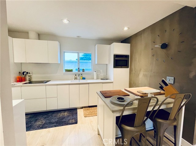 Detail Gallery Image 6 of 10 For 180 Mcknight Dr #7,  Laguna Beach,  CA 92651 - 1 Beds | 1 Baths