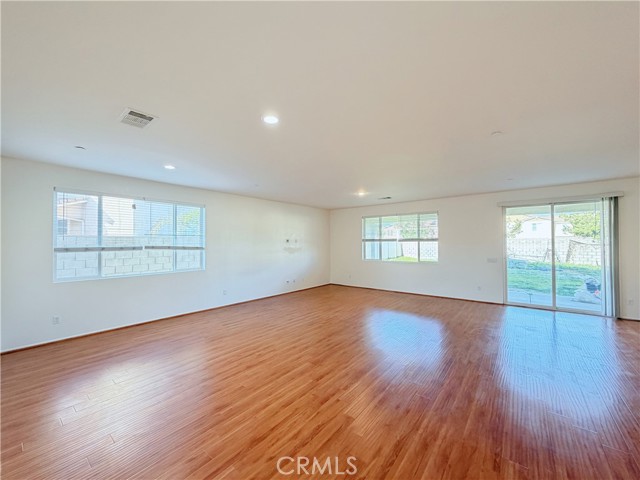 Detail Gallery Image 4 of 28 For 4493 Violas Ct, Jurupa Valley,  CA 91752 - 5 Beds | 3 Baths