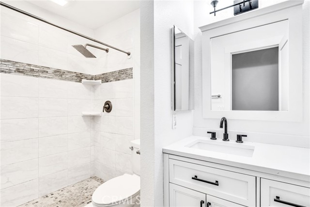 22701 Via Tercero, Mission Viejo CA: https://media.crmls.org/medias/753d6e5b-fe9a-4d1e-9407-e3953df1bd59.jpg