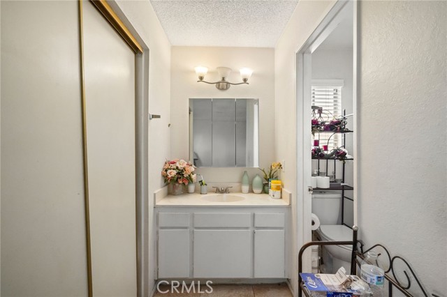 17208 Rawhide Avenue, Lake Los Angeles CA: https://media.crmls.org/medias/753dbf71-cc38-40d4-b0e2-3a5bc17ecfce.jpg