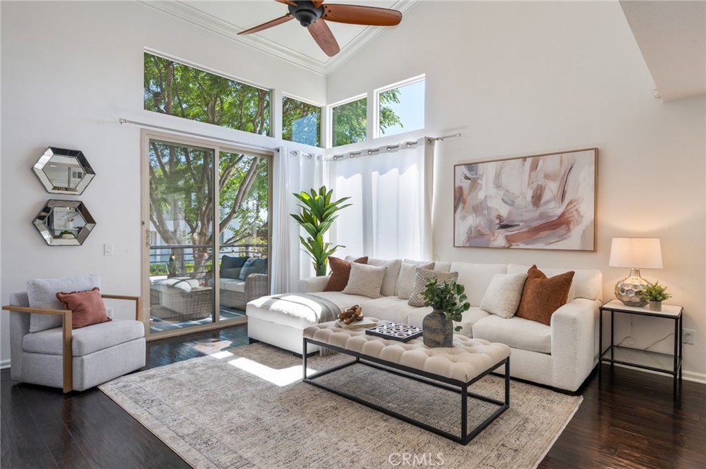 5547 Strand #101