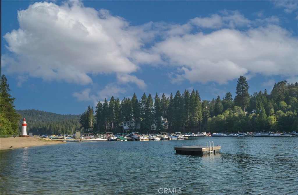 https://media.crmls.org/medias/753e9b1f-c247-4348-b811-bde25245f6e0.jpg?preset=X-Large