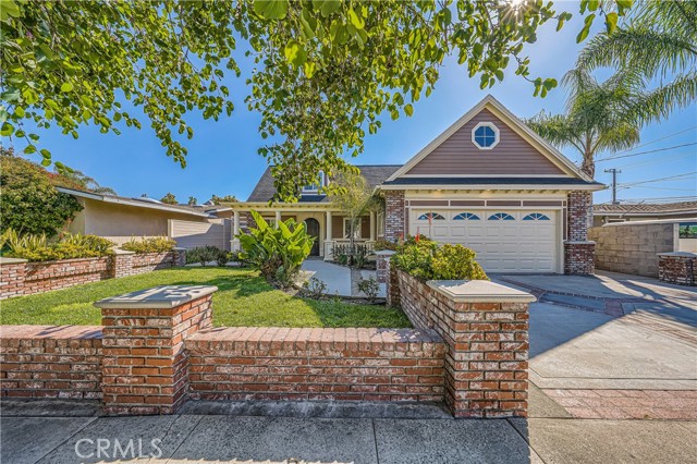 Detail Gallery Image 1 of 35 For 2214 Avalon St, Costa Mesa,  CA 92627 - 4 Beds | 3 Baths