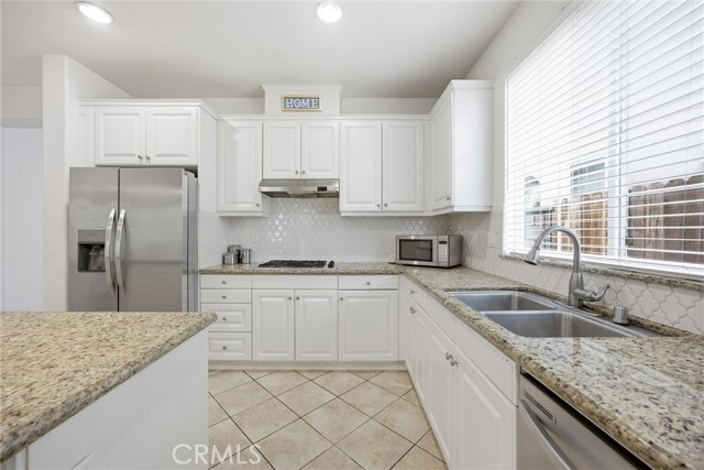 Detail Gallery Image 12 of 37 For 6123 Pilar, Bakersfield,  CA 93306 - 3 Beds | 2 Baths