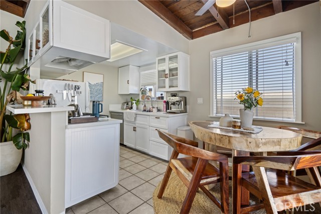 200 43rd Street, Manhattan Beach CA: https://media.crmls.org/medias/753fa324-3ca6-4bba-a063-0da8252945e3.jpg