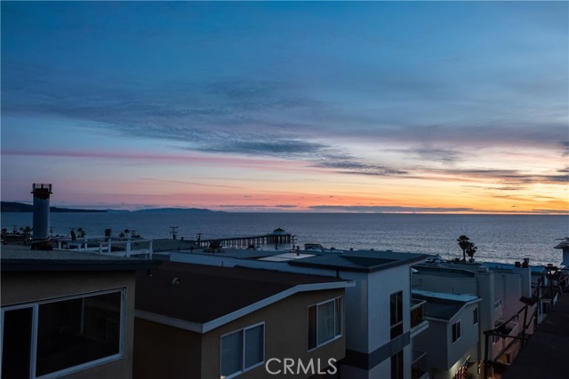 220 16th Street, Manhattan Beach, California 90266, 5 Bedrooms Bedrooms, ,4 BathroomsBathrooms,Residential,Sold,16th,SB21233271