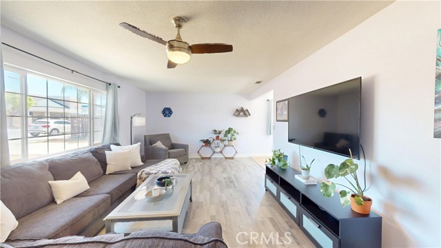 18271 Treleven Avenue, Lake Elsinore CA: https://media.crmls.org/medias/754304f4-c7b8-4ae7-8065-1a607b78c11d.jpg