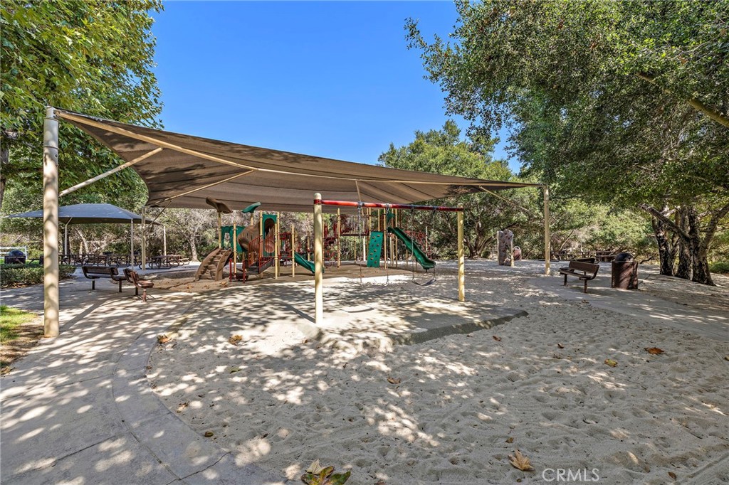 MLS #OC25229351 image #46