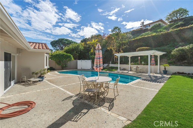 27403 Larchbluff Drive, Rancho Palos Verdes, California 90275, 3 Bedrooms Bedrooms, ,1 BathroomBathrooms,Residential,For Sale,Larchbluff,PV25034935