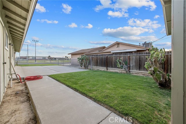 20615 Sherrill Street, Riverdale CA: https://media.crmls.org/medias/75446143-bed7-4c1d-83b1-76244ff2e244.jpg