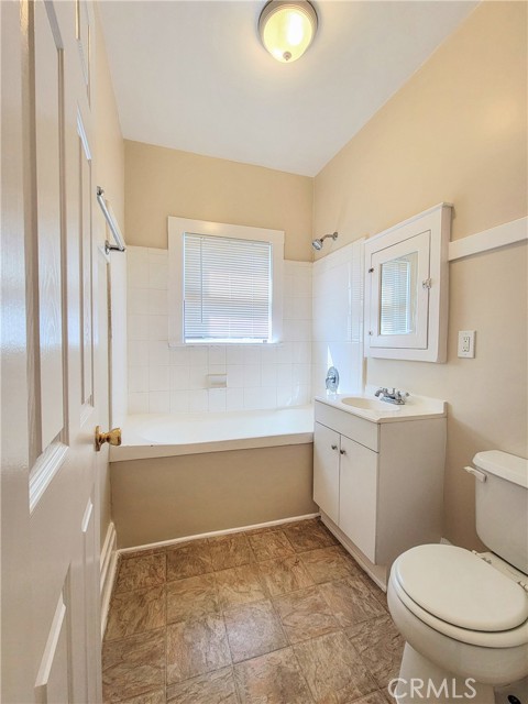 Detail Gallery Image 6 of 14 For 626 W 7th, San Pedro,  CA 90731 - – Beds | – Baths