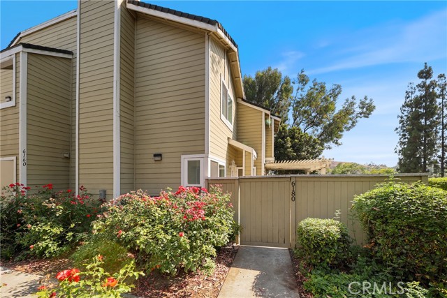 Detail Gallery Image 2 of 31 For 6180 Old Village Rd #64,  Yorba Linda,  CA 92887 - 2 Beds | 2/1 Baths