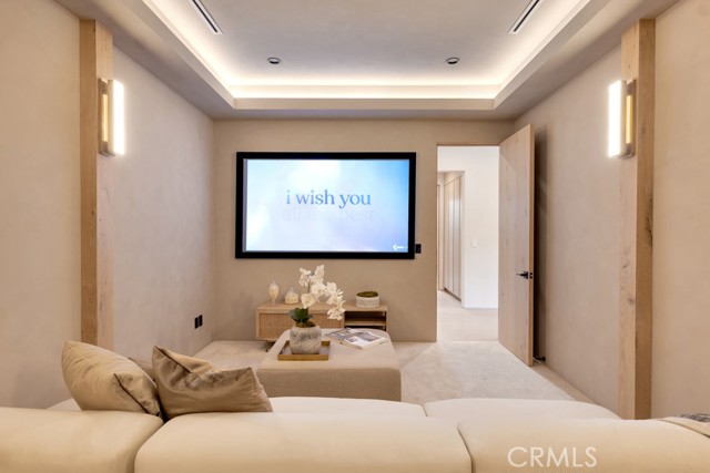 Detail Gallery Image 8 of 62 For 13024 Bloomfield St, Studio City,  CA 91604 - 6 Beds | 6/1 Baths