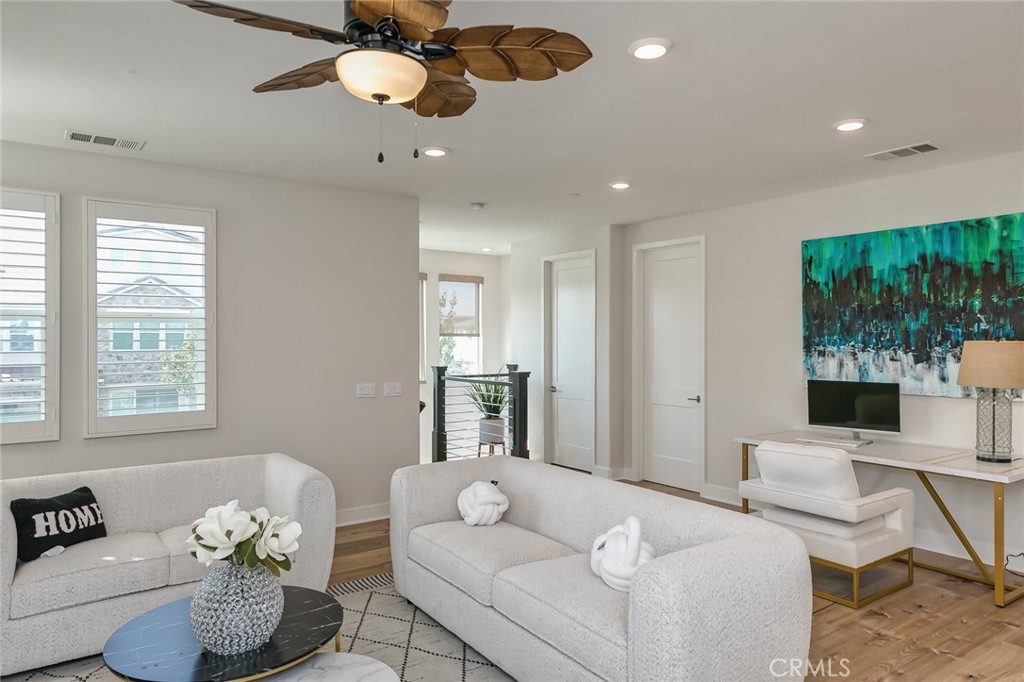 MLS #OC25221565 image #32