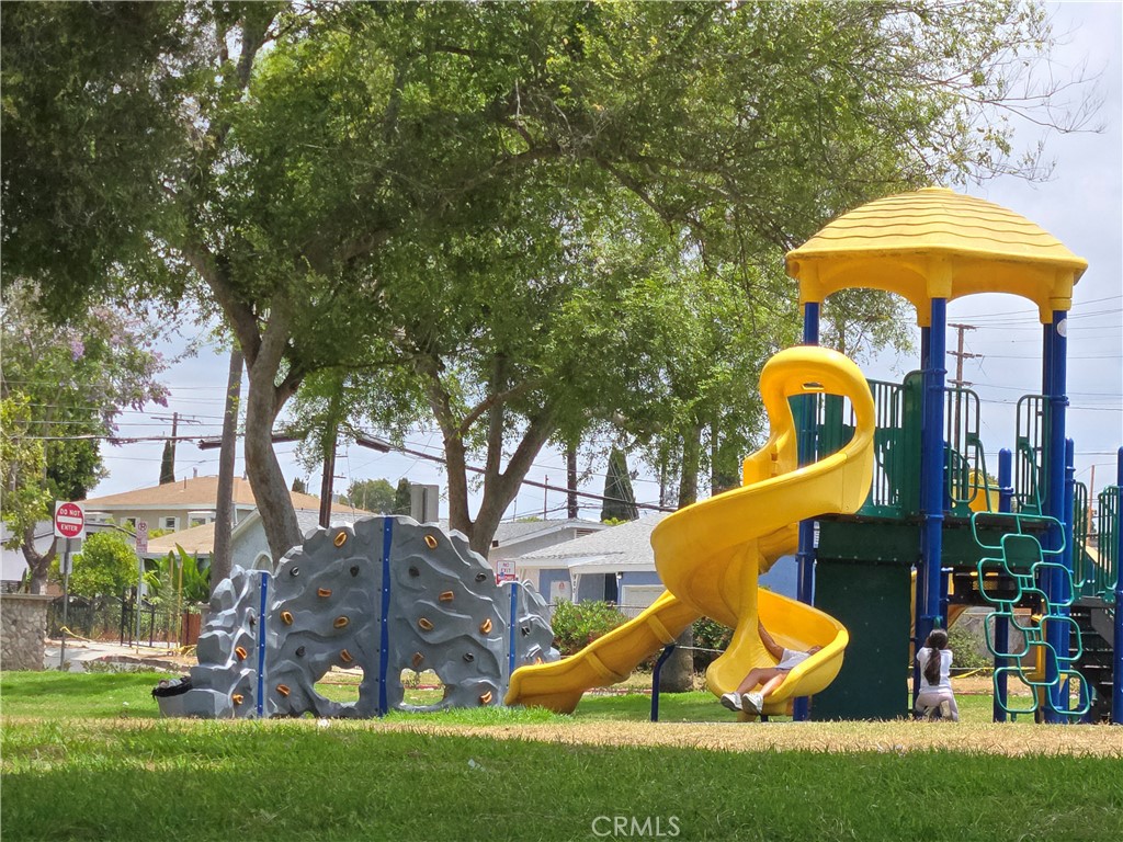 https://media.crmls.org/medias/7545d6f7-85fb-4364-9ba6-d5271cd8f6c0.jpg?preset=X-Large