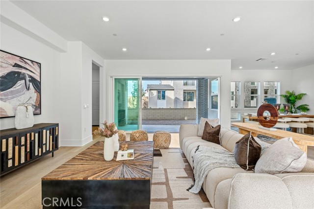 Detail Gallery Image 3 of 40 For 209 Junco, Irvine,  CA 92618 - 5 Beds | 4/1 Baths