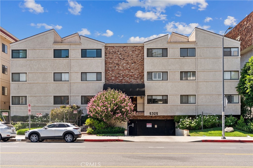 5325 Lindley Avenue #106