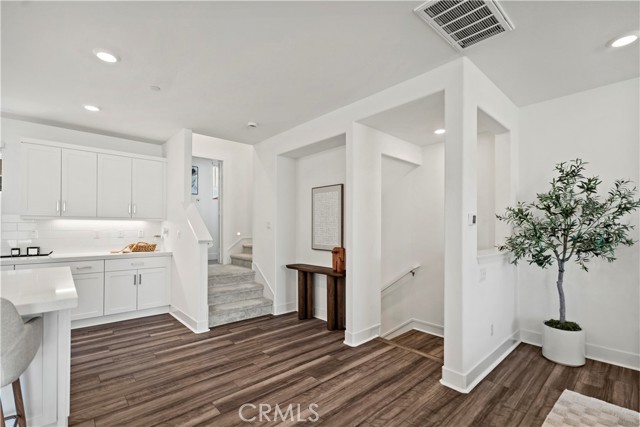 297 Lynx, Irvine CA: https://media.crmls.org/medias/75465bcb-87fc-47d6-9cf8-bc011f788fe1.jpg