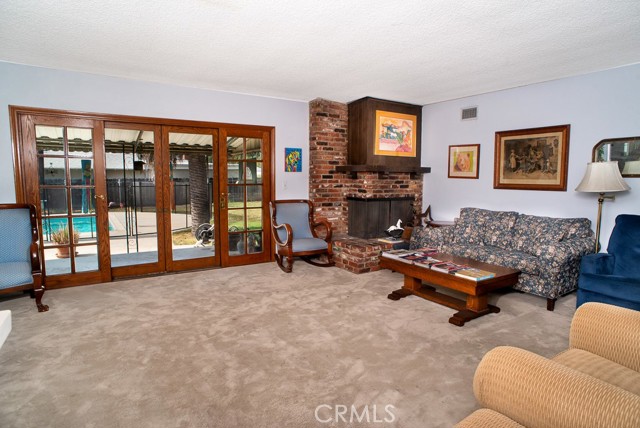17142 Tuba Street, Northridge CA: https://media.crmls.org/medias/75470ceb-2421-4a40-a371-219bca6b8b80.jpg