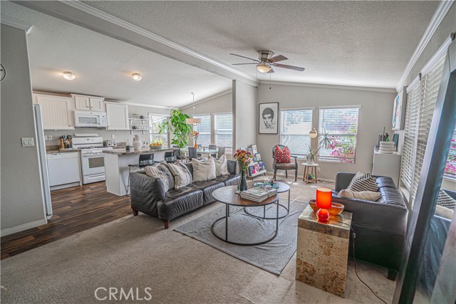 Detail Gallery Image 9 of 54 For 30000 Hasley Canyon Rd. #25,  Castaic,  CA 91384 - 3 Beds | 2 Baths