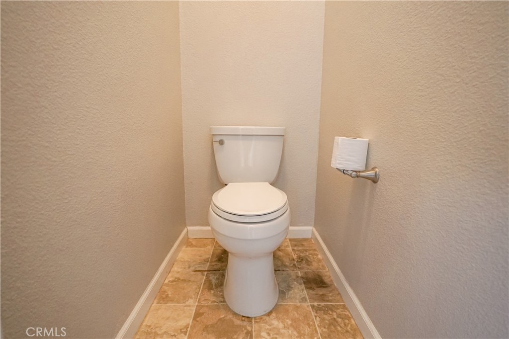 https://media.crmls.org/medias/7548412f-6384-4cb7-a847-bbad4b7608b4.jpg?preset=X-Large