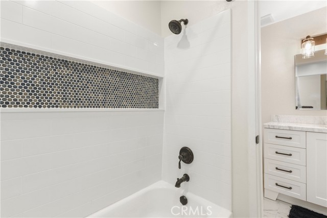 Detail Gallery Image 14 of 31 For 1321 Beryl St #101,  Redondo Beach,  CA 90277 - 3 Beds | 2/1 Baths