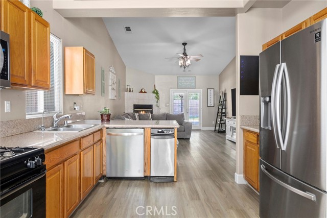 231 Sunny Meadow Drive, Bakersfield CA: https://media.crmls.org/medias/7548e38c-ceb2-463e-a3f3-98f8a9ca4647.jpg