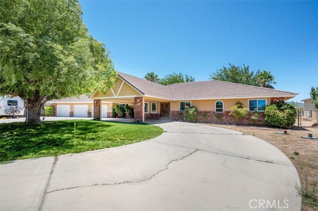 2056 W Avenue O, Palmdale CA: https://media.crmls.org/medias/754943e4-d1e8-451c-8f60-fee3685c26b7.jpg