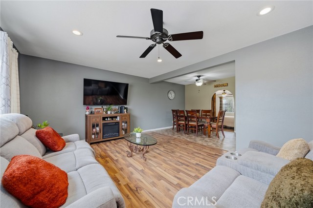 Detail Gallery Image 14 of 46 For 147 Myrtlewood, Calimesa,  CA 92320 - 4 Beds | 2 Baths