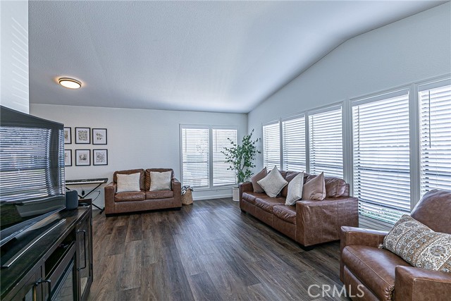 Detail Gallery Image 5 of 36 For 822 Greenacre, Santa Maria,  CA 93455 - 2 Beds | 2 Baths