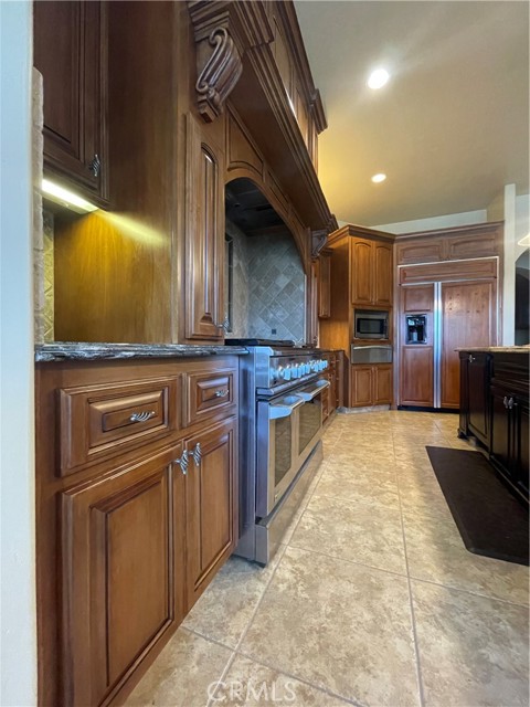 16052 W Middleton Avenue, Kerman CA: https://media.crmls.org/medias/754b3fef-707e-4a24-b18f-1b69ca1e1812.jpg