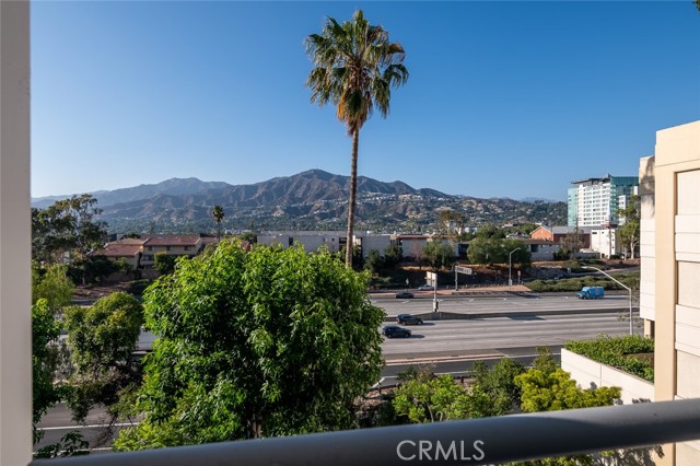 Detail Gallery Image 17 of 57 For 343 Pioneer Dr #504,  Glendale,  CA 91203 - 3 Beds | 2 Baths