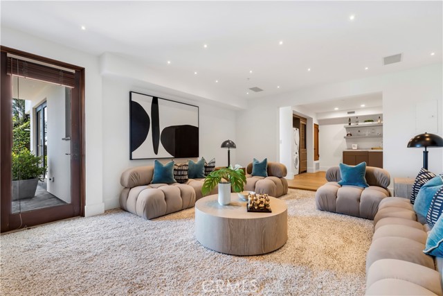 86 Emerald Bay, Laguna Beach CA: https://media.crmls.org/medias/754c70f0-8cb5-45b8-bea7-43a330a5cda3.jpg