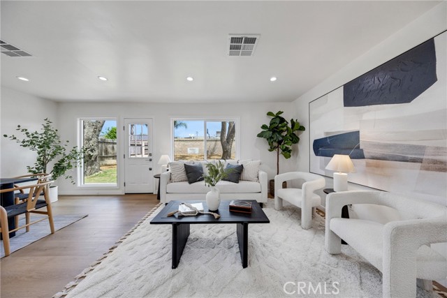 Detail Gallery Image 5 of 28 For 4730 Benito St, Montclair,  CA 91763 - 4 Beds | 1/1 Baths